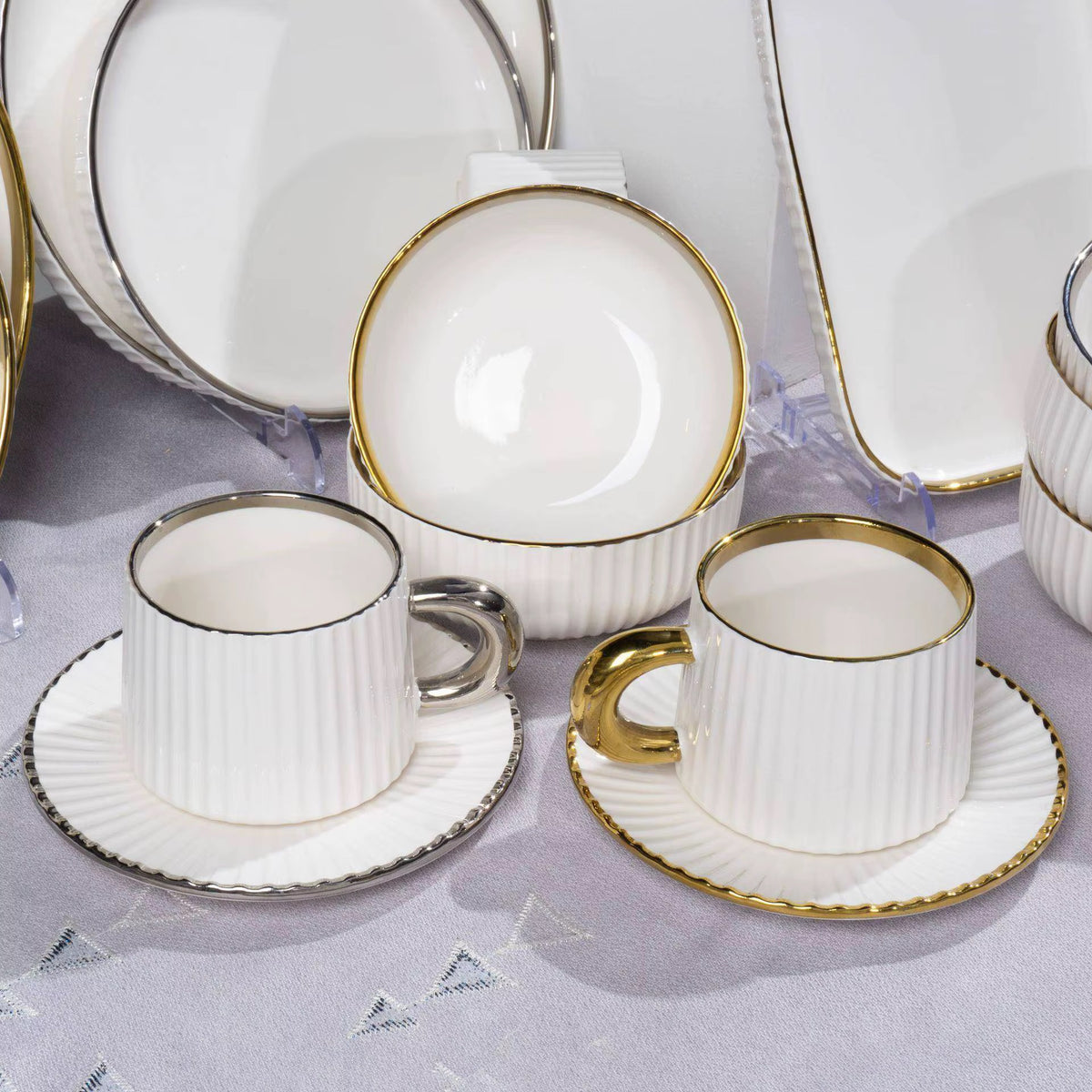 ✨ Service de Table Complet Élégant en Céramique Blanche et Dorée(32pièces)