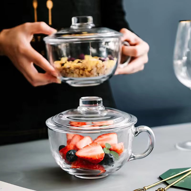Tasse transparente avec couvercle