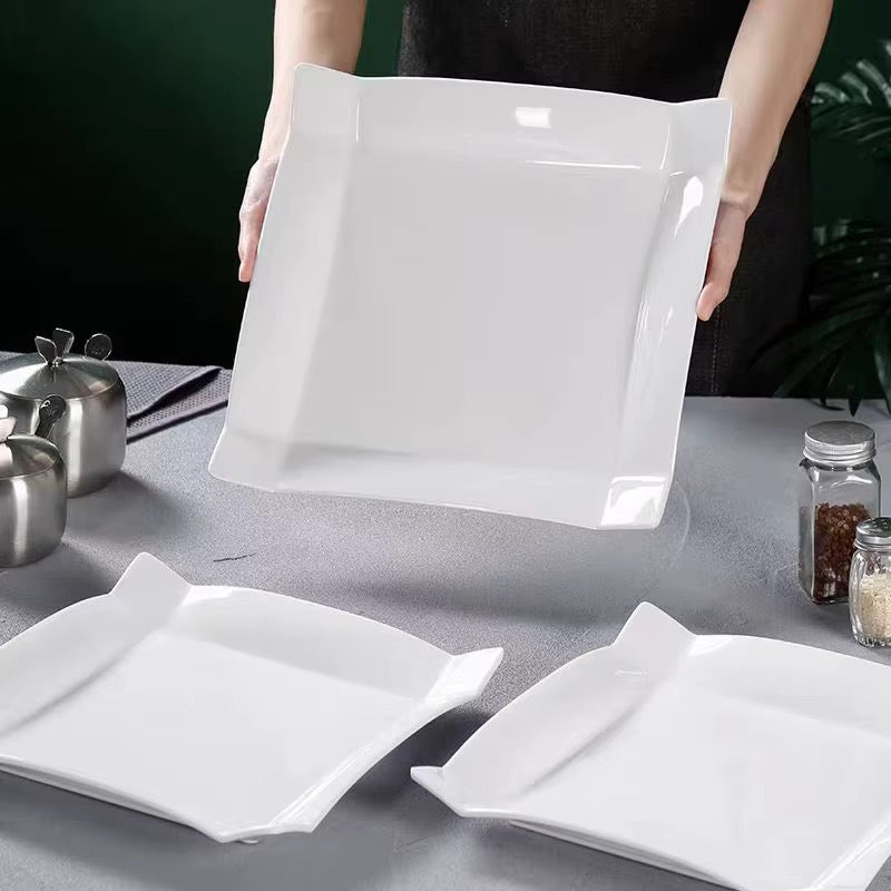 Service d'Assiettes Design en Porcelaine Blanche