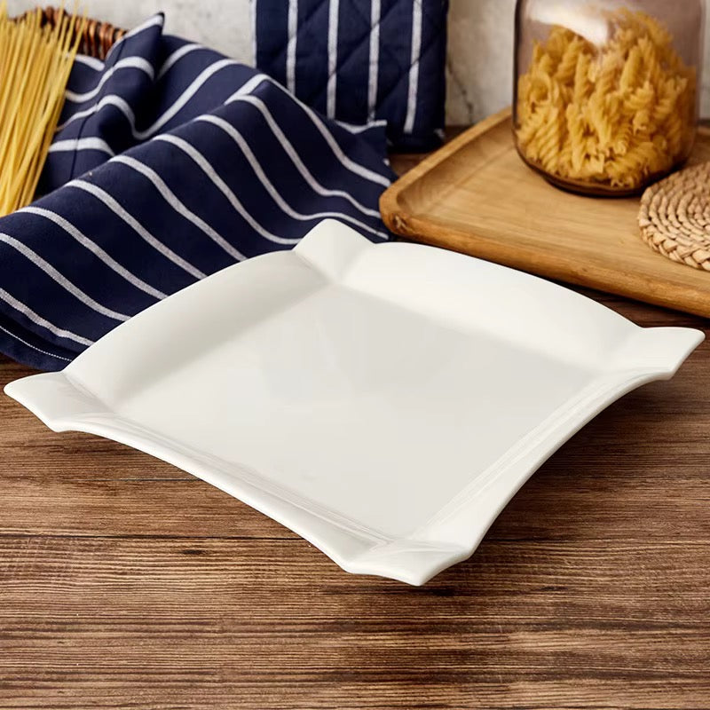 Service d'Assiettes Design en Porcelaine Blanche